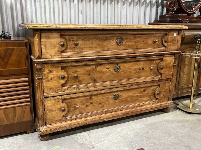 Spanish-style rustic country home chest of draws