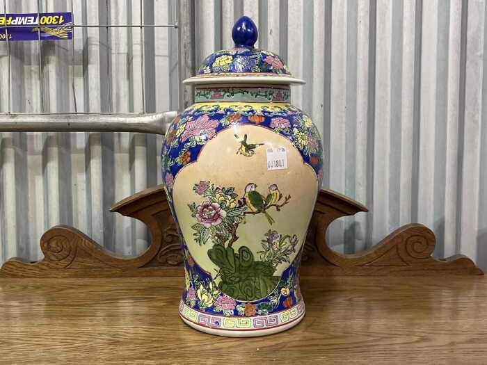 Chinese ceramic glazed ginger jar with swallow and floral decoration