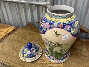 Chinese ceramic glazed ginger jar with swallow and floral decoration - 3