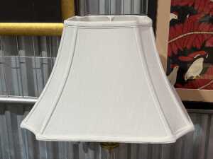 Neo-classical-style table lamp with clear column and gold-tone base. - 2
