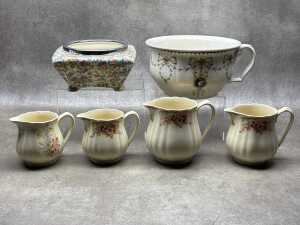 Antique English porcelain including 3x Meakin 'Jacobean' graduated jugs
