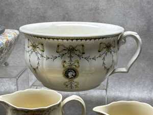 Antique English porcelain including 3x Meakin 'Jacobean' graduated jugs - 2