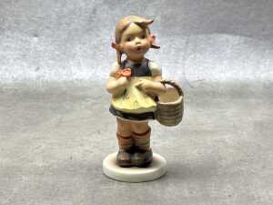 Five Goebel Hummel porcelain figures - 4