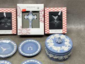 Six pieces of Wedgwood Jasperware - 3