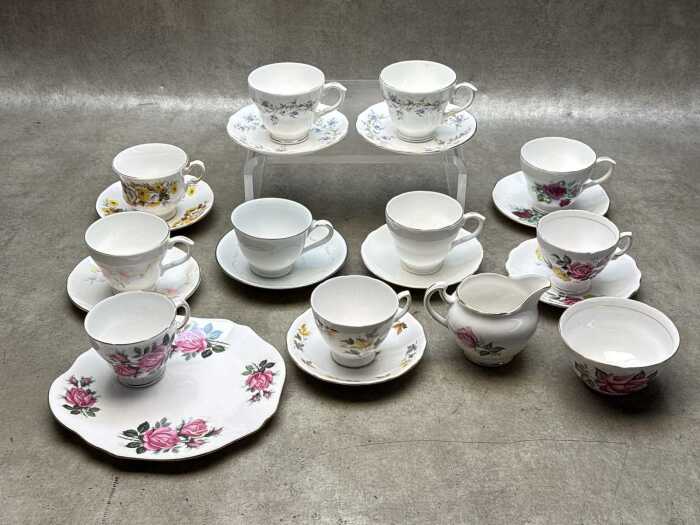 10 porcelain duos, including one large tennis set, sugar bowl and creamer, including Royal Vale