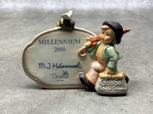 Five Goebel Hummel porcelain figures - 4