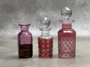 Coloured and decorative glassware - 3