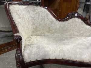 Victorian-style double-ended chaise - 2