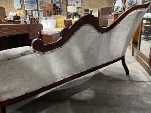 Victorian-style double-ended chaise - 4