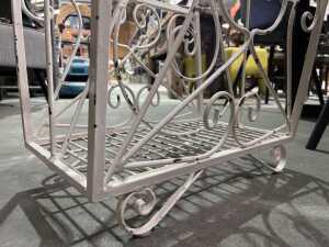 Mid-century metal magazine rack in white - 3