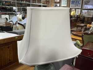 Chinese-style table lamp with celadon ceramic base and white shade - 2