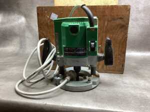 Hitachi TR-12 electric router and bits
