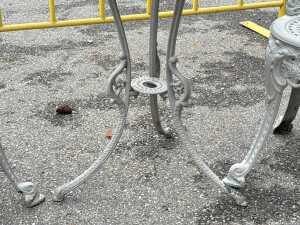 Coalbrookdale cast iron three-piece outdoor setting - 3