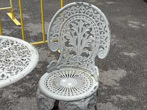 Coalbrookdale cast iron three-piece outdoor setting - 5