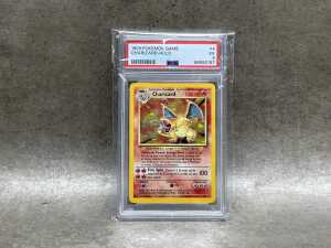 Pok&eacute;mon 1999 Charizard Holo collector card