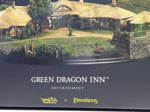 Weta Workshop x Lord of the Rings Green Dragon Inn diorama - 2