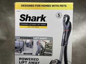 Shark Powered Liftaway Pet Model vacuum - 2