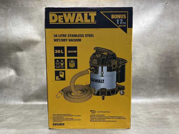 DeWalt 38L wet/dry vacuum