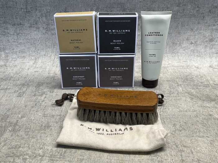 R.M. Williams polishing kit