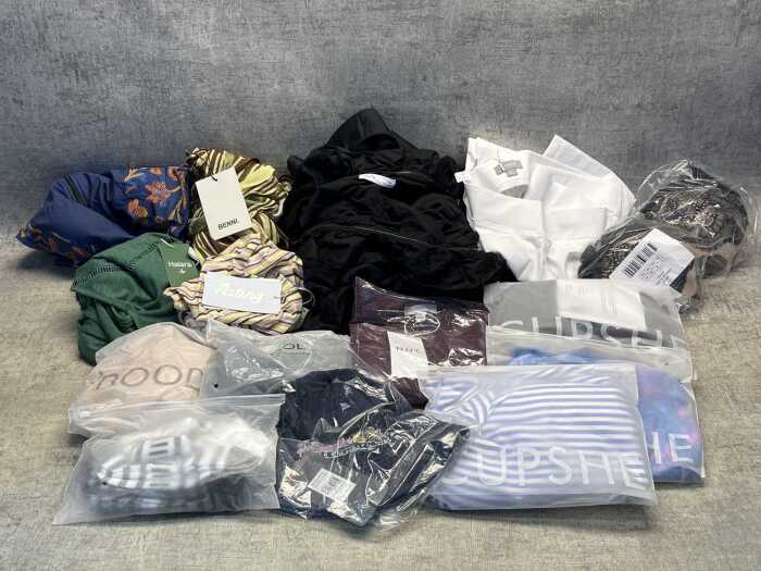 Group of Women's clothing size XL