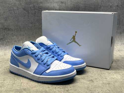 Nike Air Jordan 1 Low size US 8 Women's