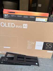 LG 55-inch OLED evo C4 4K UHD Smart TV (2024) with full-motion wall bracket - 6
