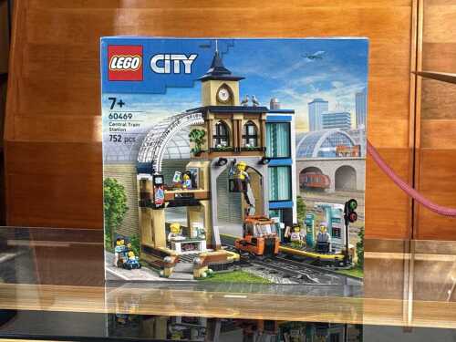 41 · LEGO City Central Train Station