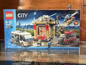 LEGO City Museum Break-In