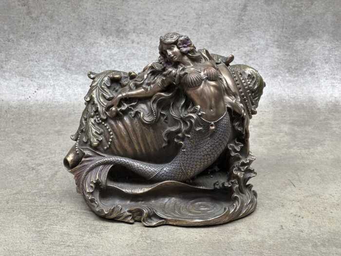 Veronese bronze tone resin figural box