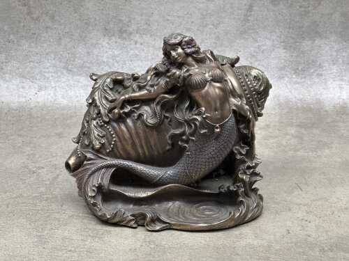 Veronese bronze tone resin figural box