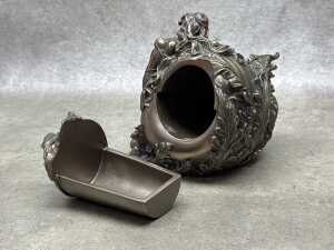 Veronese bronze tone resin figural box - 4