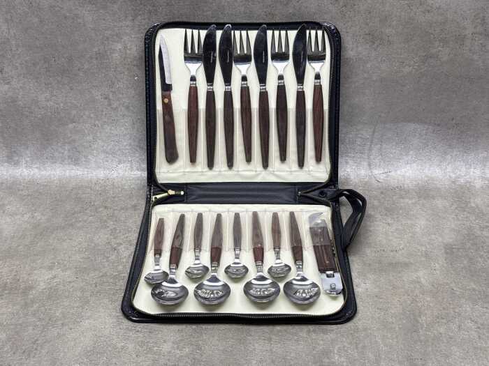 Mid-century picnic cutlery setting for four
