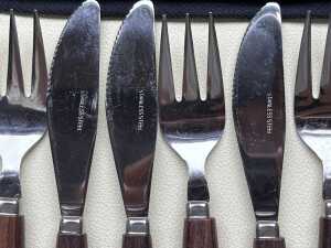 Mid-century picnic cutlery setting for four - 4