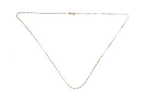 A figaro link necklace in 9 carat yellow gold - 4
