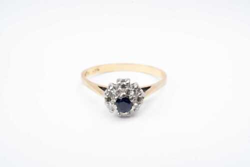A vintage sapphire and diamond ring in 18 carat yellow gold and platinum