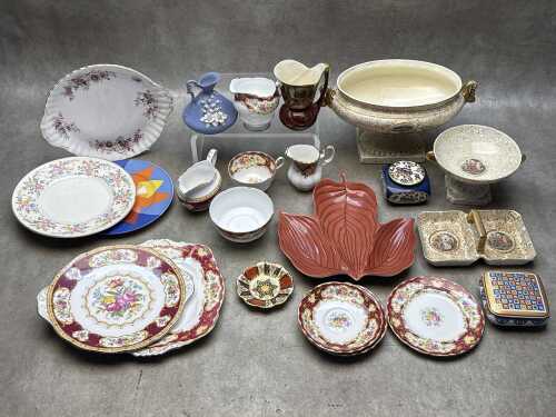 Assorted porcelain, mainly English
