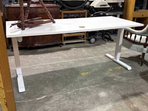 Electric height-adjustable office desk