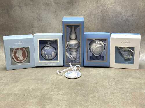 Six Wedgwood porcelain Christmas decorations