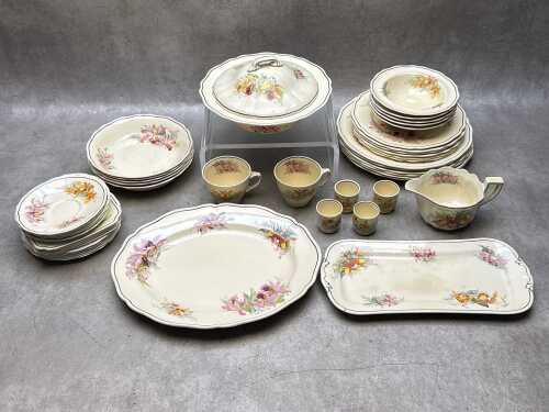 Royal Doulton 'Orchid' part dinner setting