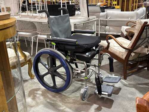 Lightweight manual wheelchair with Stimulite cushion