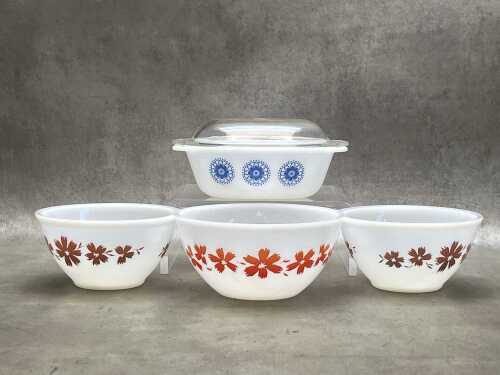Agee Pyrex glass kitchen items