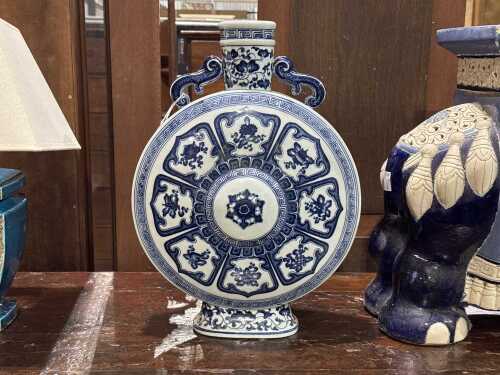 Chinese blue and white porcelain moon flask