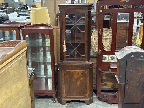 corner display cabinet