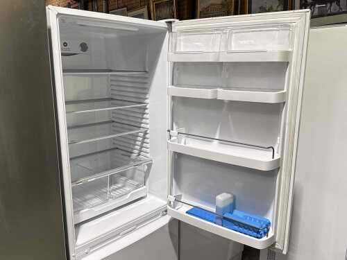 Fisher & Paykel 403L top mount refrigerator-freezer