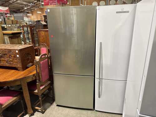 Samsung 427L top mount refrigerator-freezer