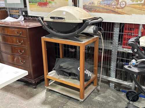 Weber Q gas barbecue with stand