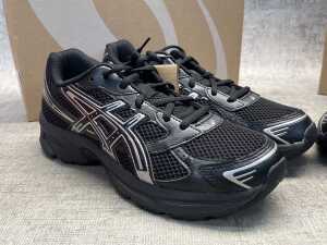 Two pairs of Asics Gel-1130 GS size US 7 Kids - 2