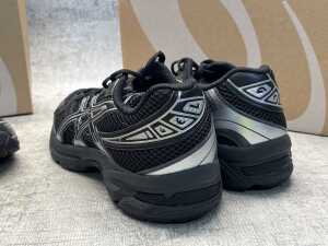 Two pairs of Asics Gel-1130 GS size US 7 Kids - 3
