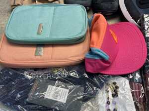 Group of Women's accessories - 4