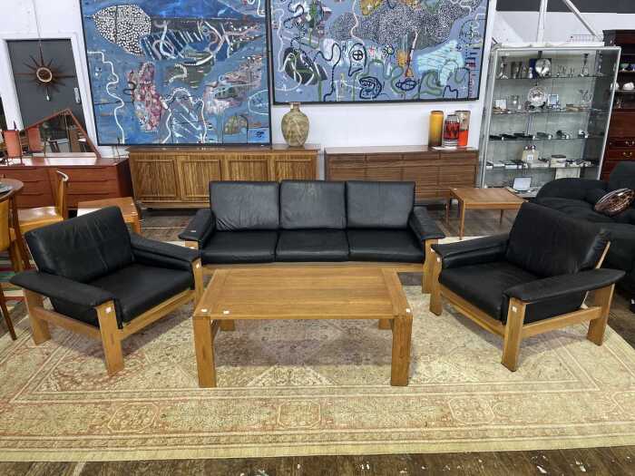 European mid-century four piece oak lounge suite in the style of Esko Pajamies' 'Bonanza'